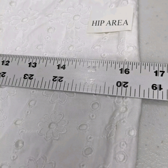 NWT Vineyard Vines Eyelet Scallop Dress Girls 12 White Sheath Sleeveless - Picture 2 of 7